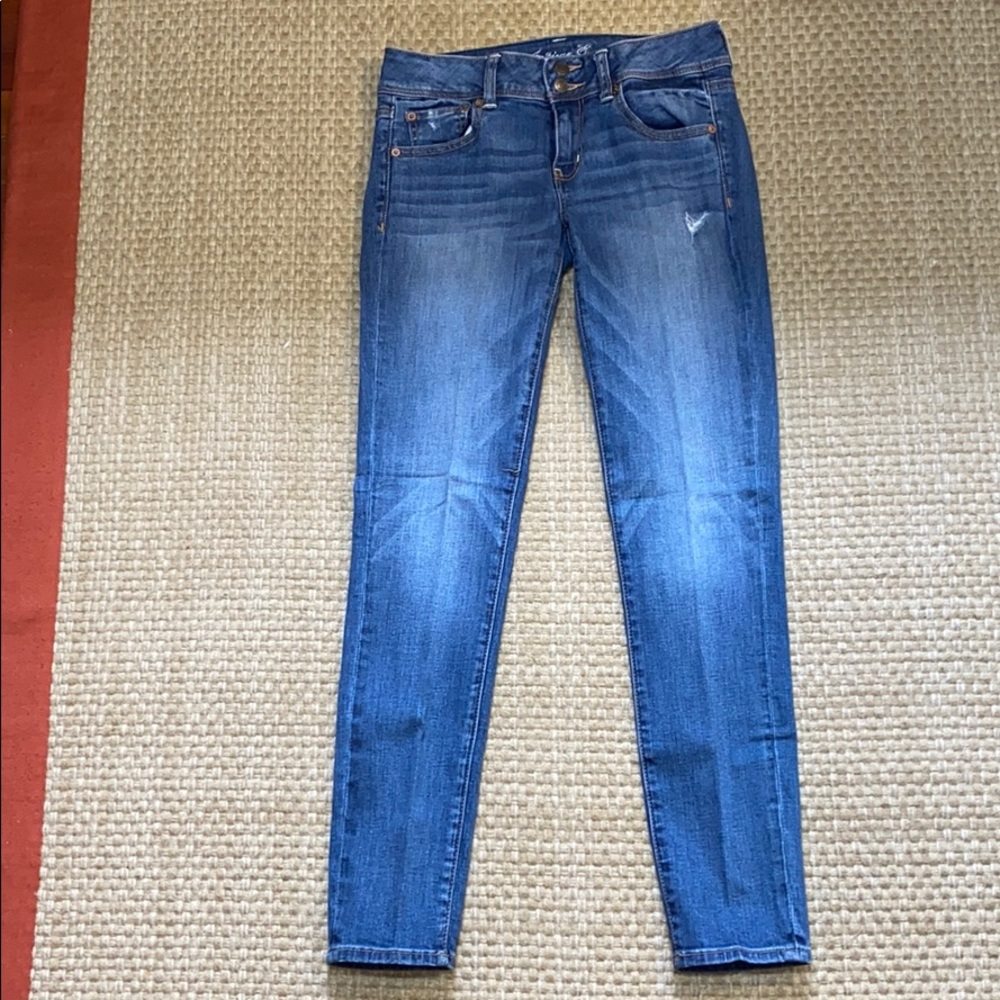 EUC American Eagle Size 8 Skinny Jeans